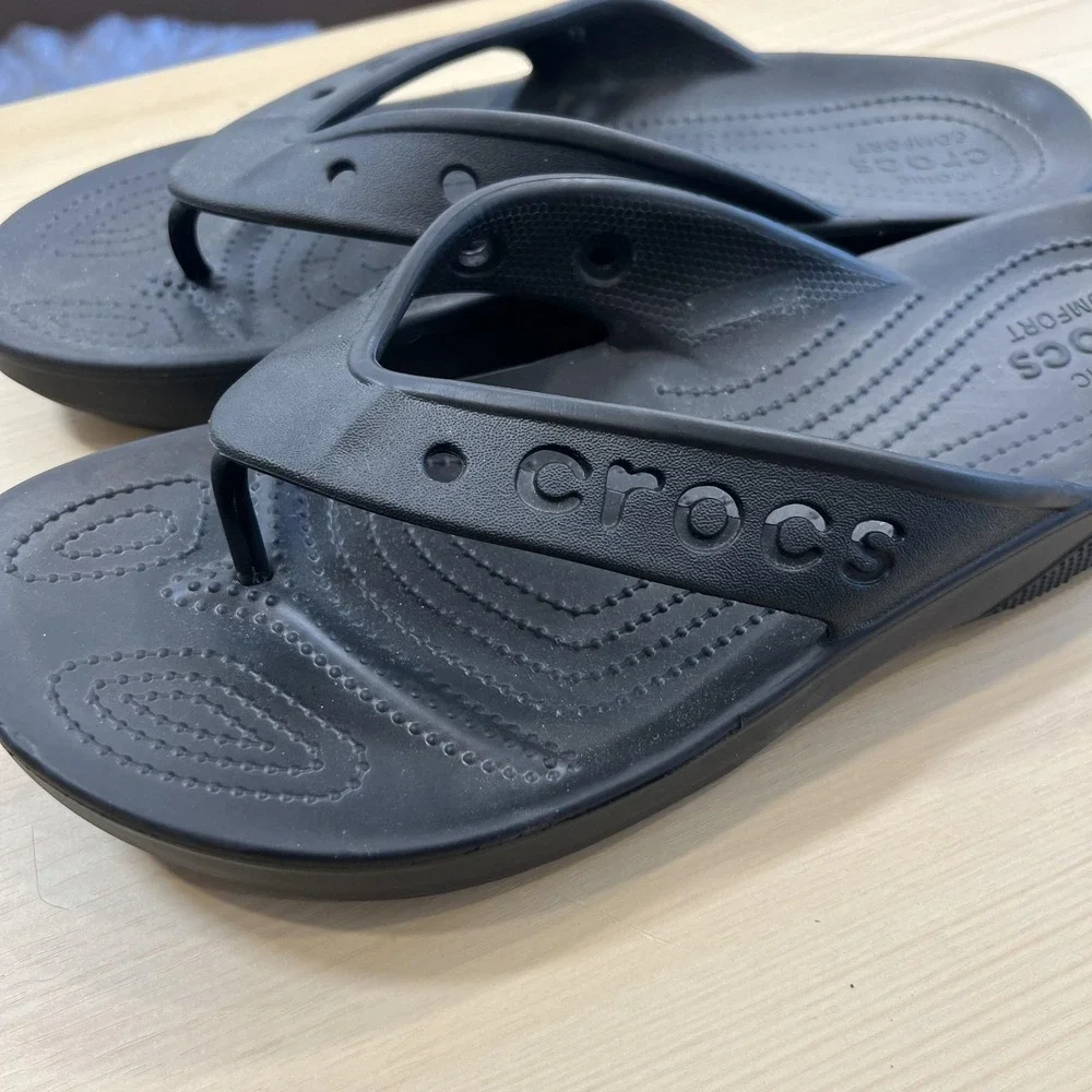 Crocs Baya II Sandals Shoes Mens Size 11 Black Flip Flop Thong Beach